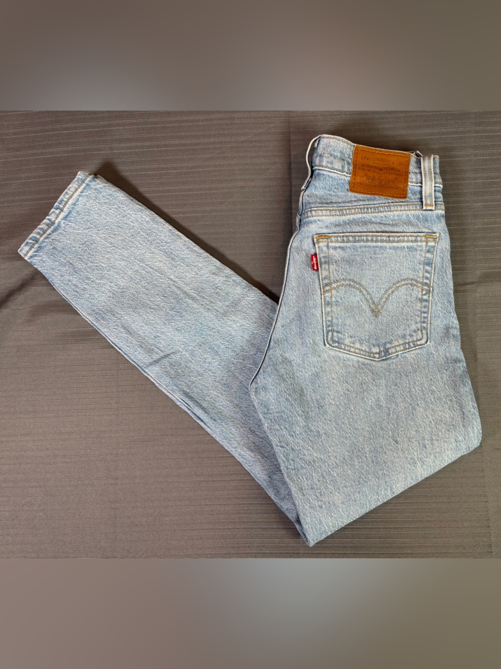 Levi’s Wedgie Fit Jeans Women’s Size 24 Light Wash High Rise Premium Denim